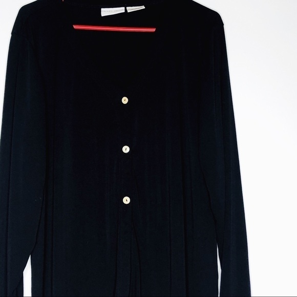 jaclyn SMITH Black buttoned down blouse - Picture 2 of 5